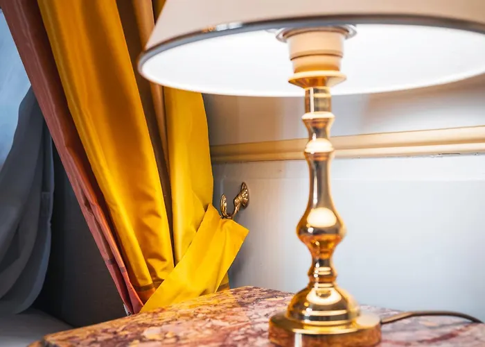 Hotel Chateau De *
