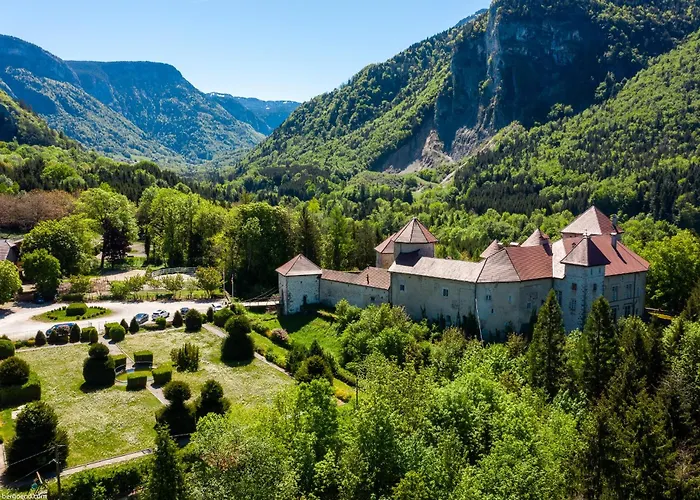 Hotel Chateau De *