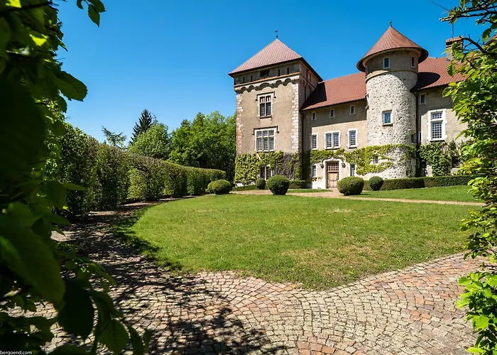 Chateau De Hotel *