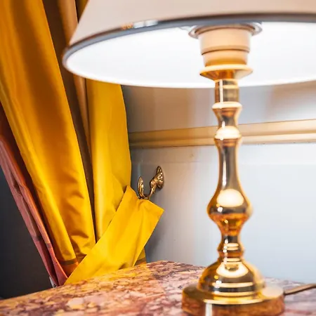 Hotel Chateau De *