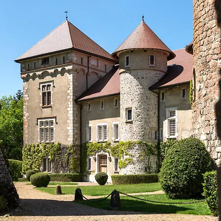 Chateau De *