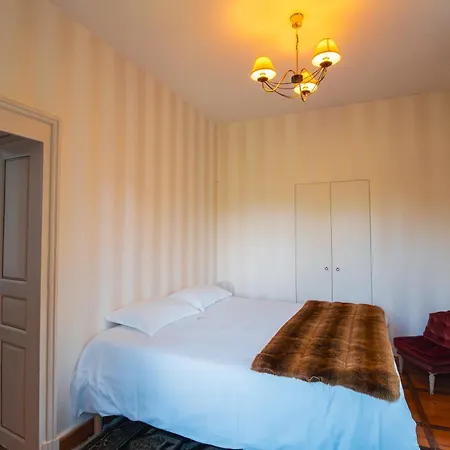 Hotel Chateau De *