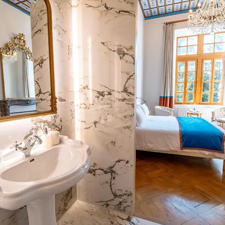 Chateau De Hotel *